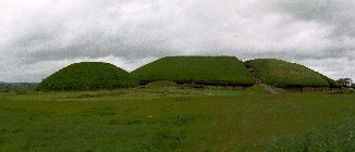 Newgrange, Blick auf die Rckseite